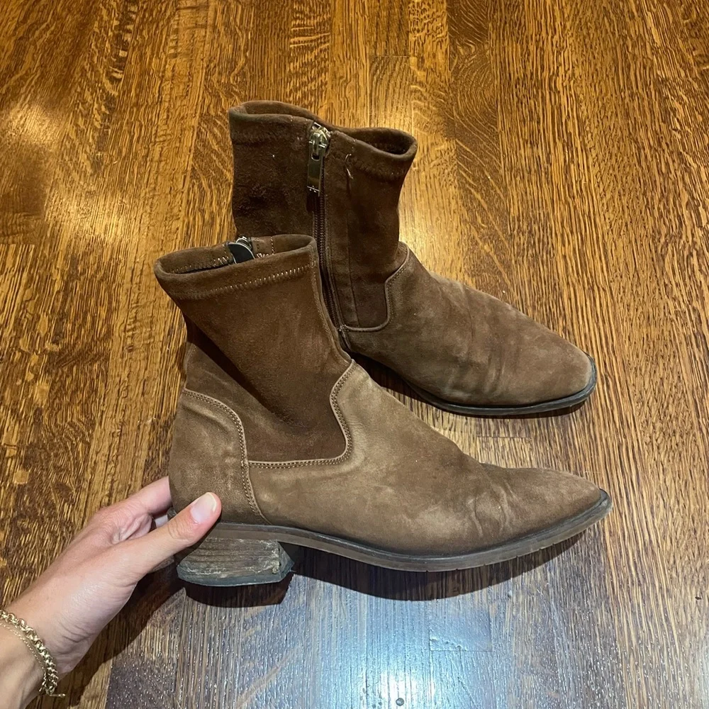 Aquatalia Women's Fallan Weatherproof Low Heel Booties - Picture 3 of 5